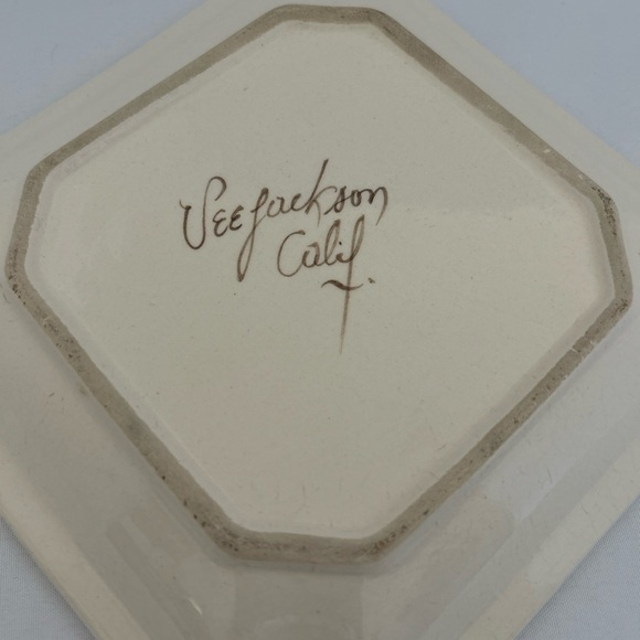 Vintage Vee Jackson Yellow White Flowers Square Flowered Plate Signature On Back - Picture 3 of 5